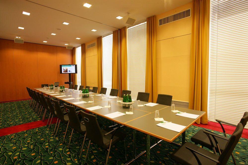 Courtyard By Marriott Vienna Schoenbrunn Exterior photo
