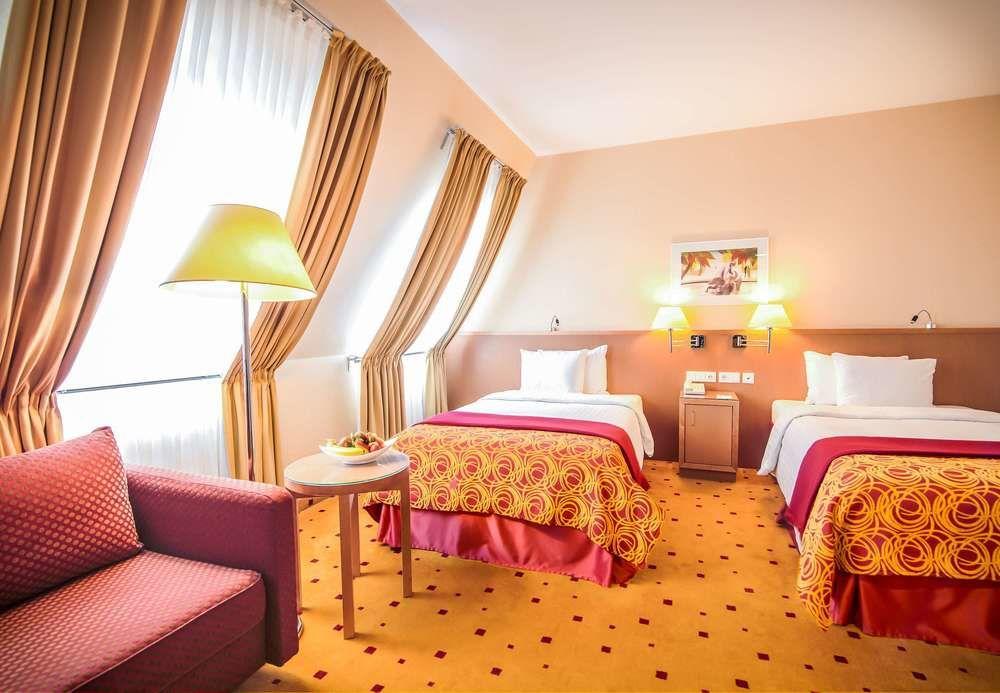 Courtyard By Marriott Vienna Schoenbrunn Exterior photo